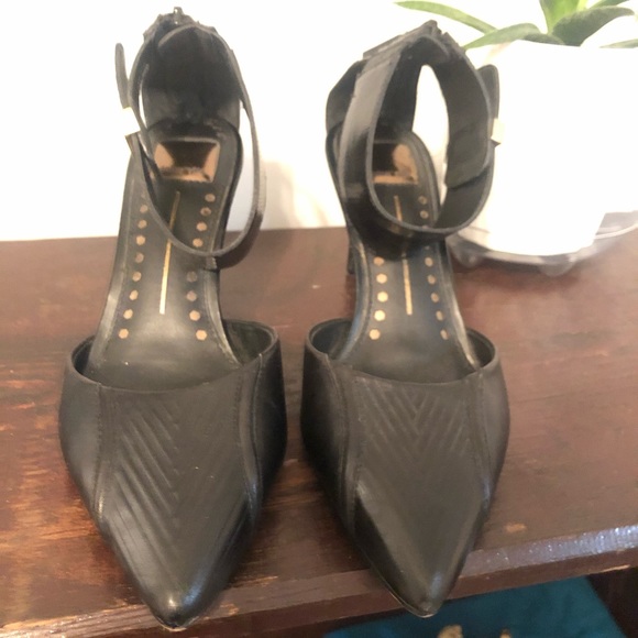 Dolce Vita pointed toward ankle strap heel - Picture 3 of 7